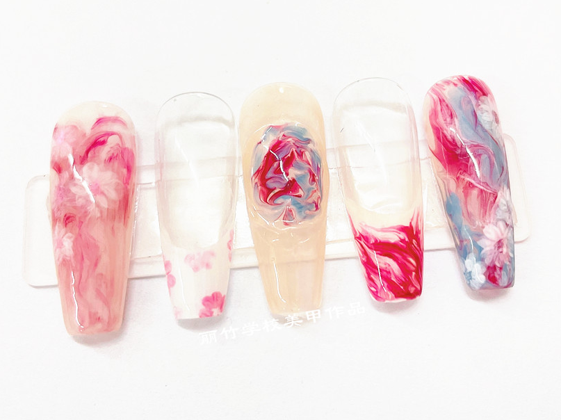 暈染液美甲圖片，廣西南寧美甲師培訓(xùn)作品