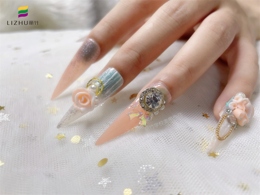 鉆石雕花美甲  |南寧美甲培訓(xùn)短期作品