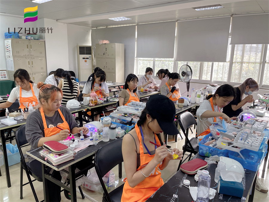 南寧美甲學校哪家好？南寧美甲學校哪家有實力？