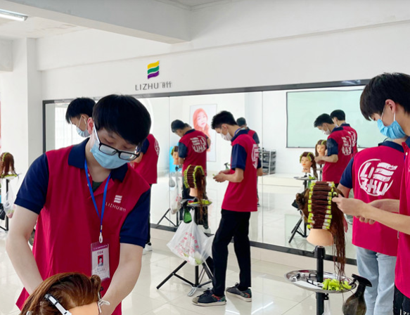 美發(fā)初學者上杠技巧，廣西燙染學校學上杠