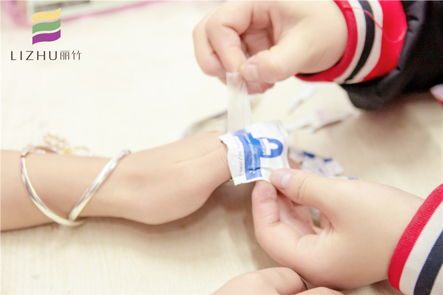 美甲工具有哪些?打磨機和卸甲包哪種好？