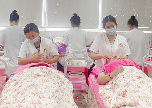 秋季面部按摩有哪些技巧？南寧美容培訓(xùn)面部護(hù)理教案