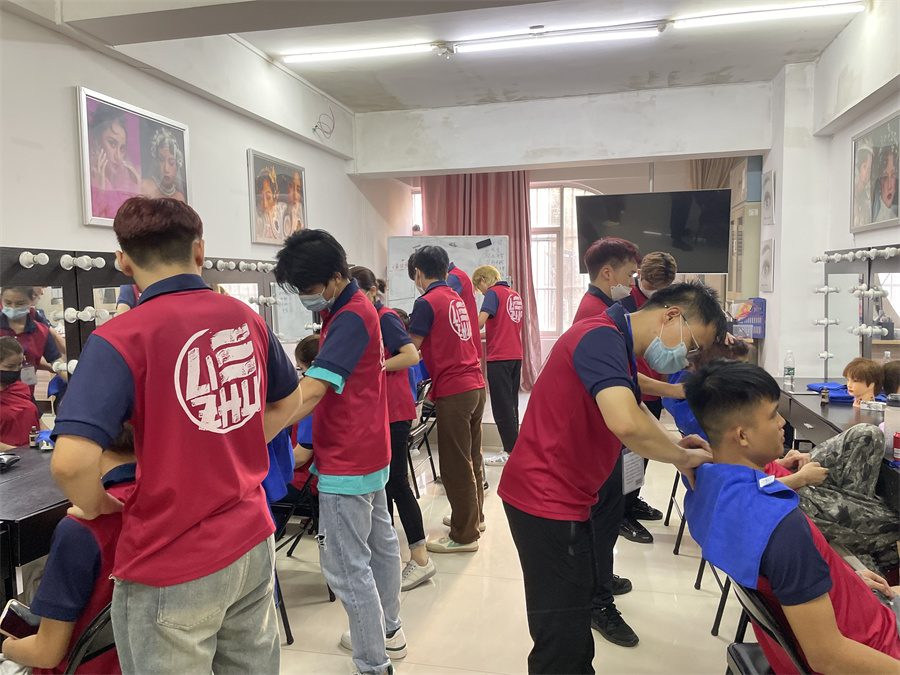 美發(fā)按摩實(shí)訓(xùn)，南寧美發(fā)專業(yè)學(xué)校洗護(hù)課程