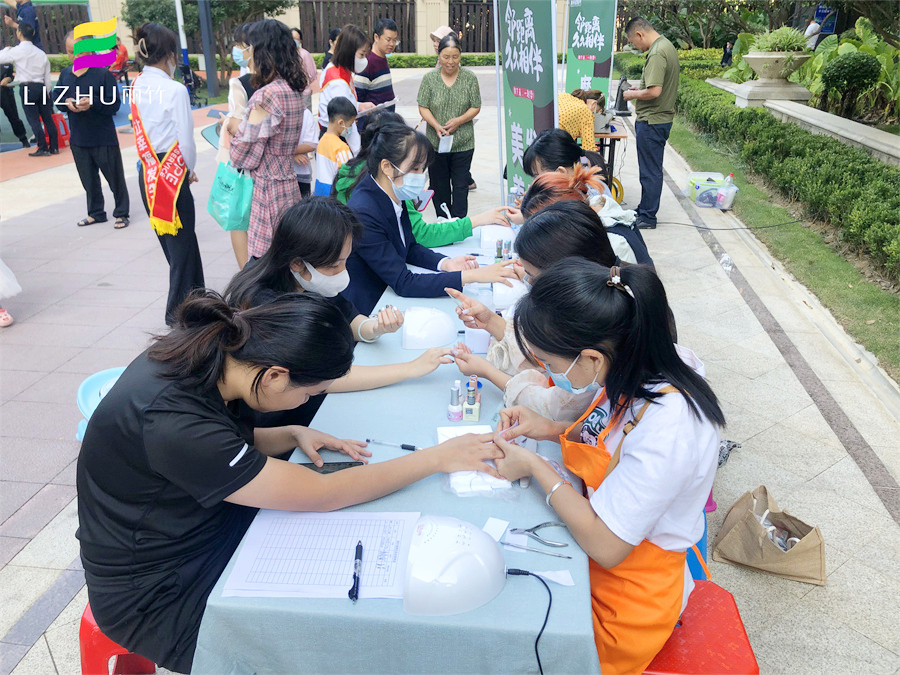 南寧美甲公益活動外出實(shí)踐，收獲好評