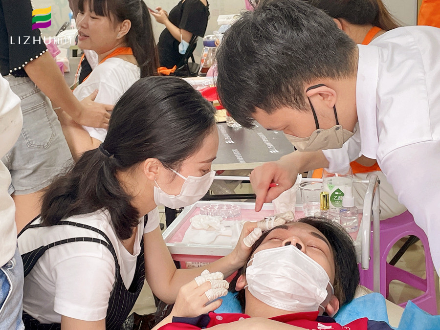 廣西紋繡課堂-紋繡師必備工具