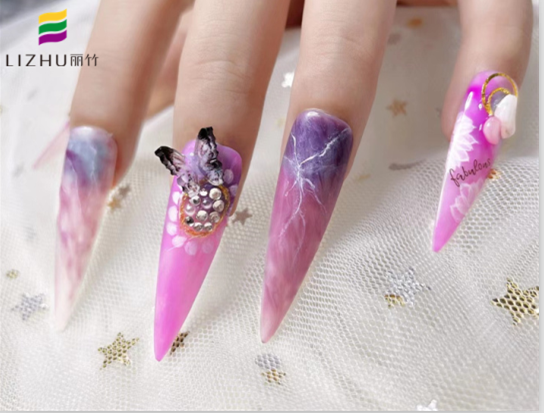 紫色霧霾美甲，南寧培訓(xùn)美甲師作品欣賞