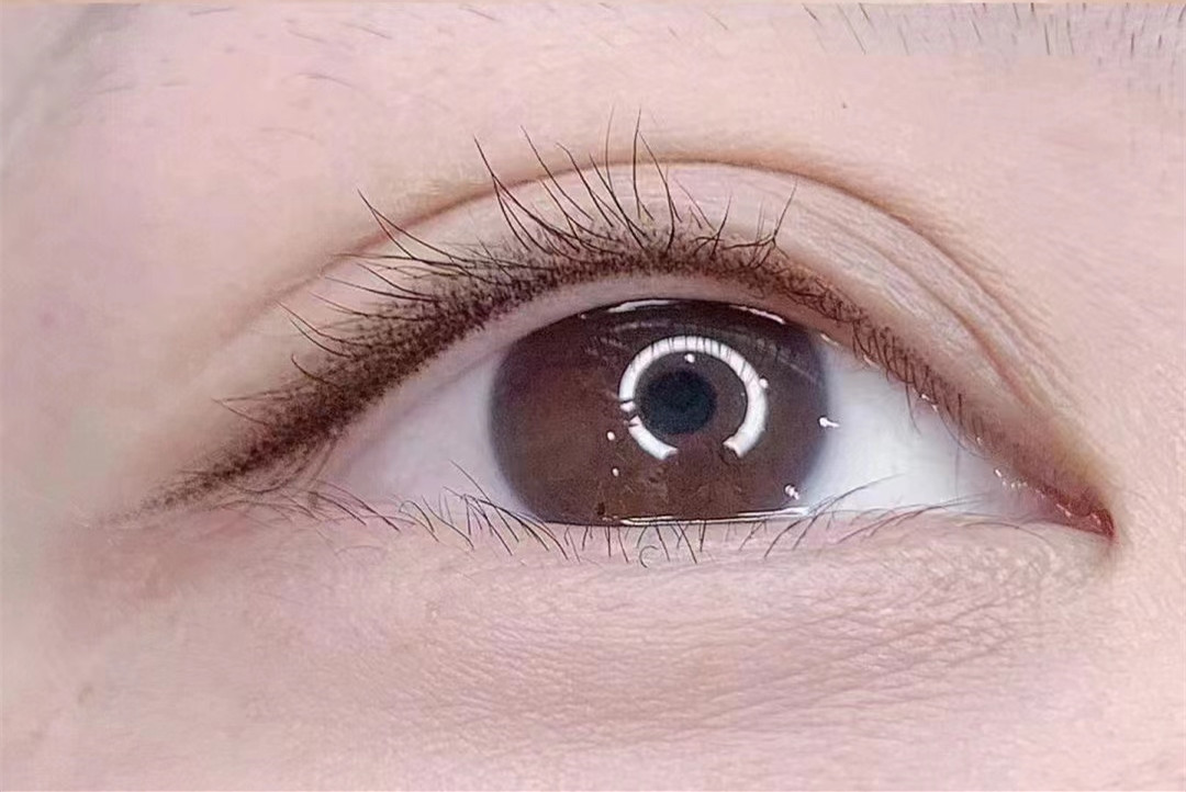 單眼皮紋眼線的注意事項(xiàng)，廣西南寧眉眼唇學(xué)?？偨Y(jié)