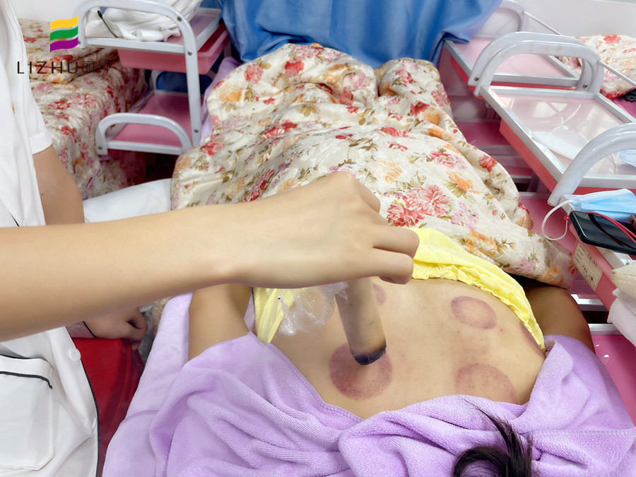 艾條艾灸注意事項 ，廣西美容職業(yè)學(xué)校實操演示