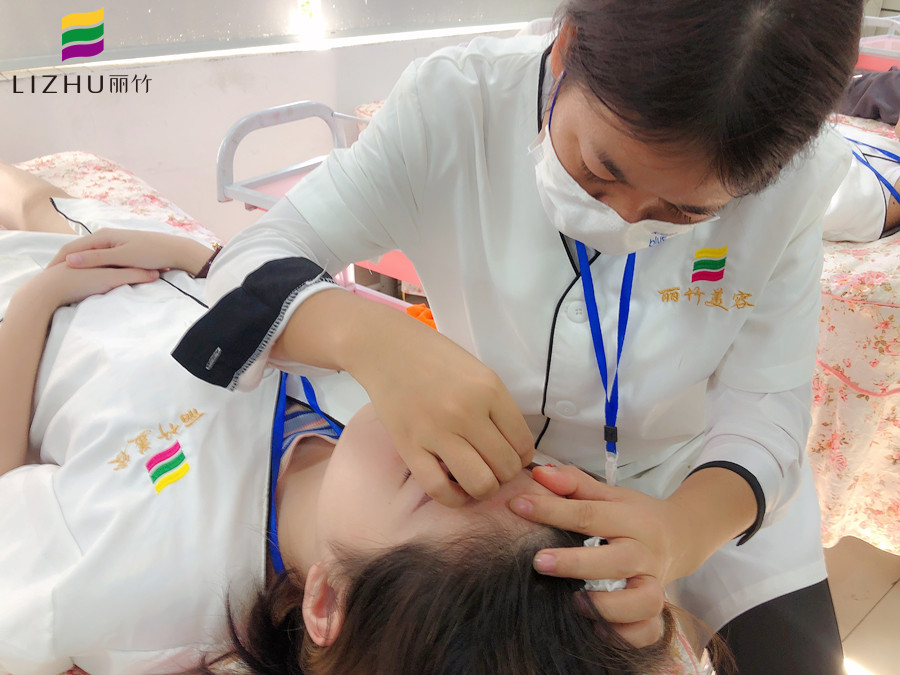 紋眉后的隱藏注意事項(xiàng)，廣西紋繡學(xué)紋眉幫你總結(jié)