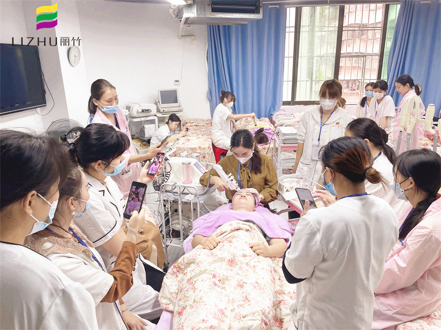 水光槍使用后注意事項(xiàng)，南寧美容儀器培訓(xùn)學(xué)校講解