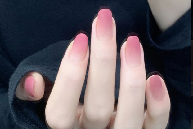 秋冬美甲圖顯手白，廣西美甲培訓(xùn)教育推薦