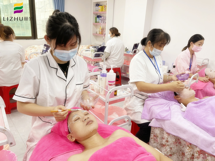 哪些因素造成皮膚反復(fù)過(guò)敏？南寧哪里可以學(xué)皮膚管理