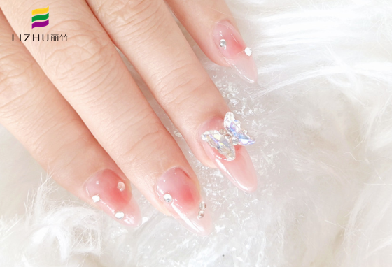 冰透色美甲 ，真的是又仙又低調