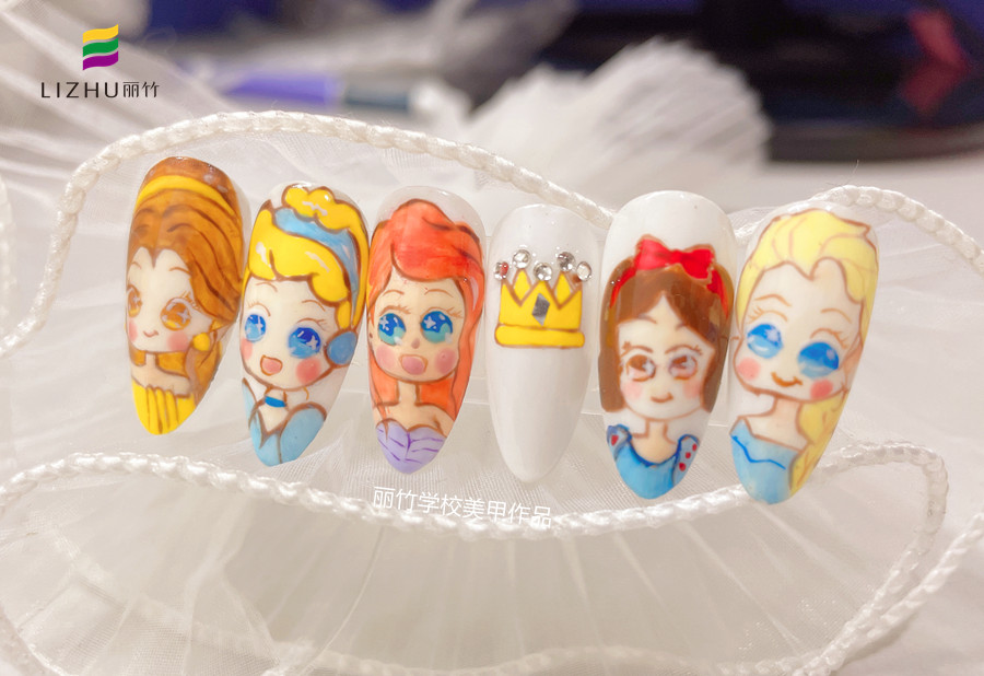 迪士尼公主美甲&可愛熊雕花美甲，廣西美甲師進(jìn)修班作品