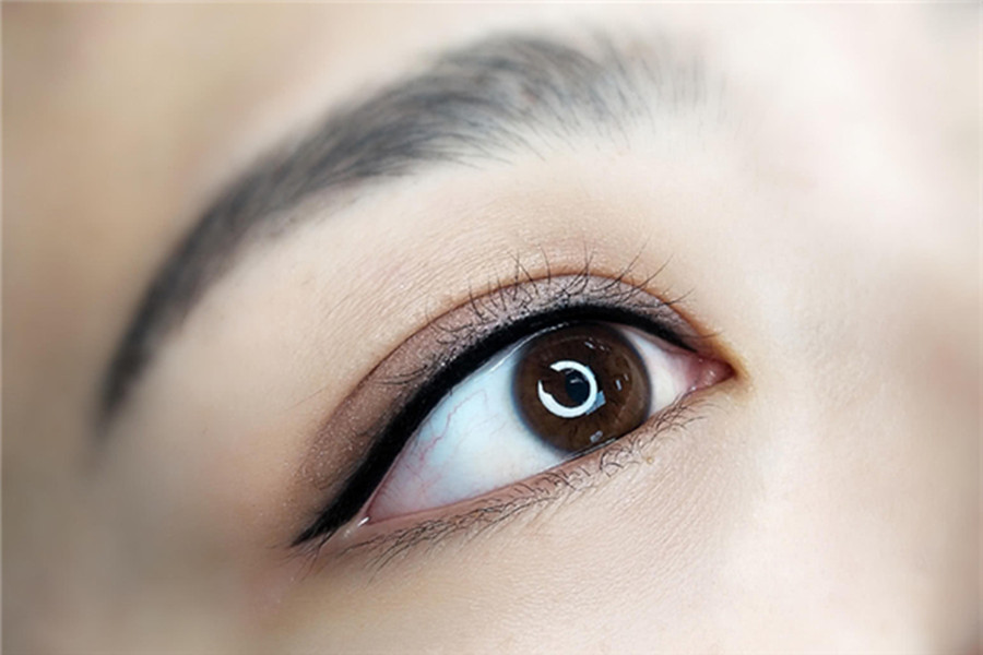 美瞳線發(fā)藍(lán)暈色怎么辦？南寧紋繡學(xué)美瞳線