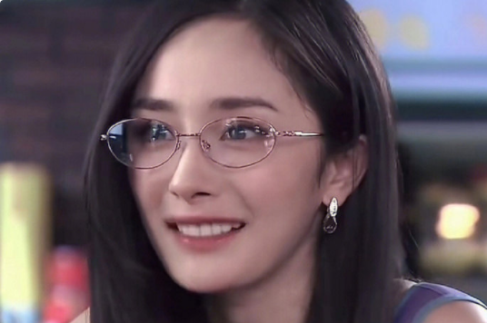 大冪冪千金臥蠶妝教程，廣西明星化妝培訓(xùn)分享