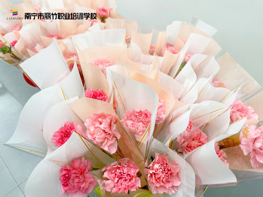 麗竹學(xué)校3·8女神節(jié)，定制專屬你的美麗