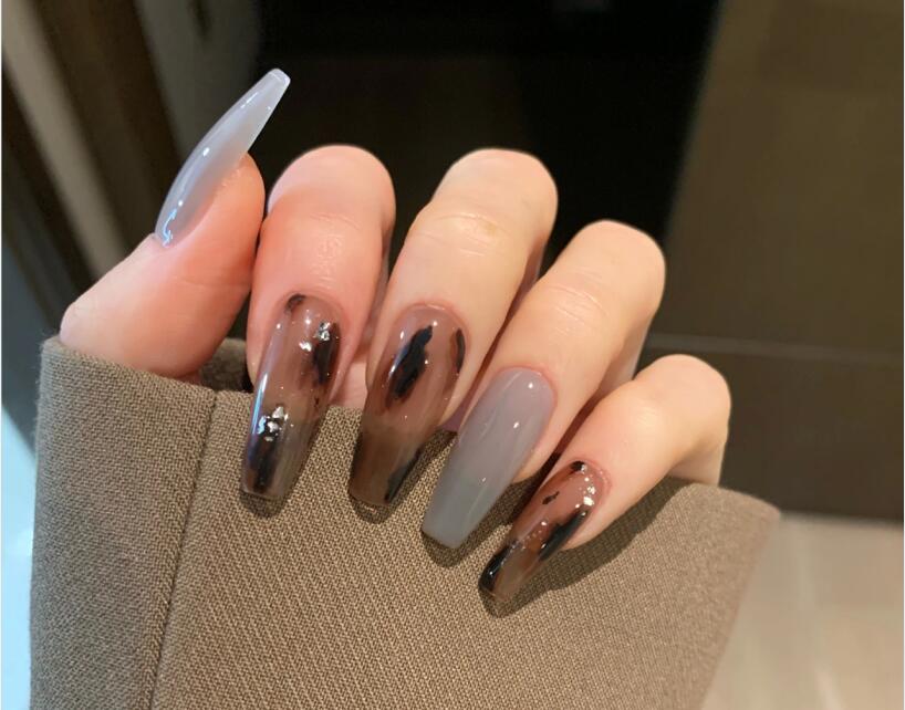 溫柔顯氣質(zhì)美甲，南寧培訓(xùn)美甲機(jī)構(gòu)分享