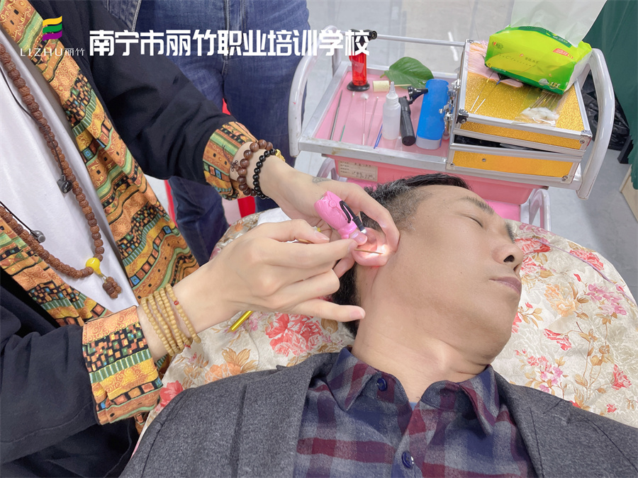 采耳的好處，南寧專業(yè)采耳培訓班告訴你