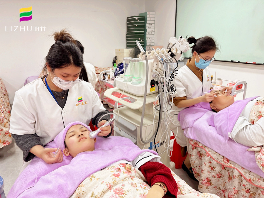 南寧哪里可以學美容儀器？美容儀器好學嗎