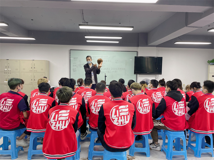 美發(fā)培訓要學哪些內(nèi)容？南寧美發(fā)培訓哪家有實力？