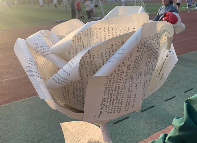 紙卷玫瑰花教程 ???，廣西花藝紙花培訓(xùn)課程分享