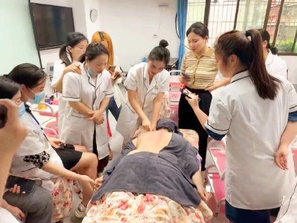 廣西美容美體學(xué)校：適合拔罐的時(shí)間