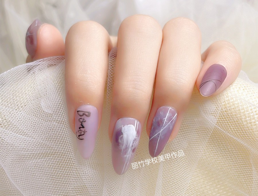 紫色芋泥美甲，廣西美甲職業(yè)技能學校作品
