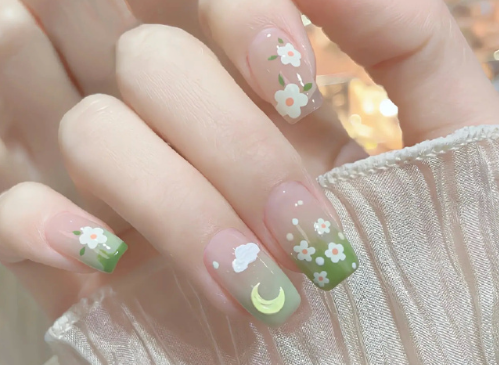 可愛(ài)甜心美甲，廣西美甲網(wǎng)紅造型班推薦