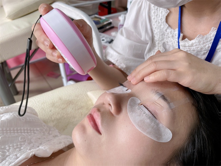 美睫風(fēng)扇吹風(fēng)機有什么用？南寧學(xué)美睫技術(shù)