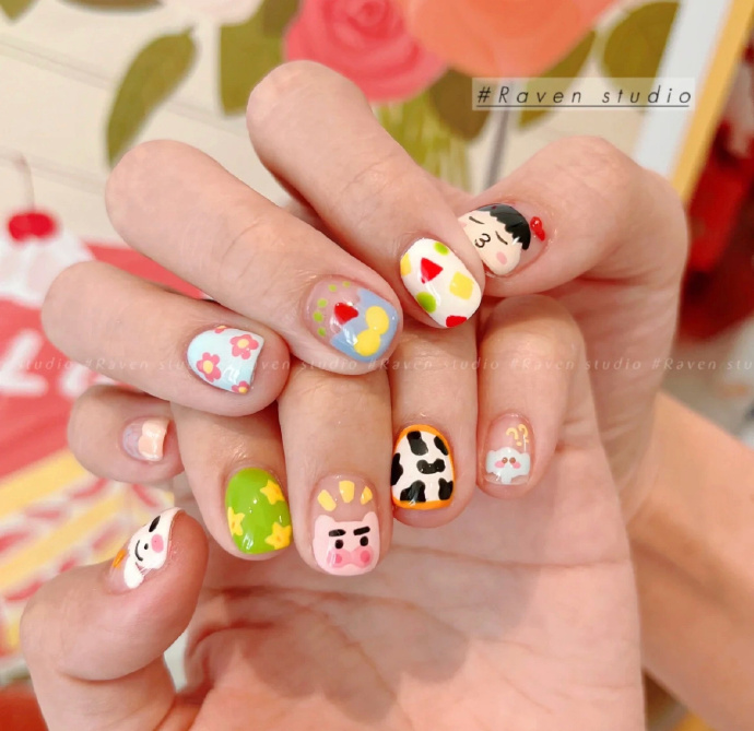卡通手繪美甲，廣西美甲款式造型學(xué)校推薦