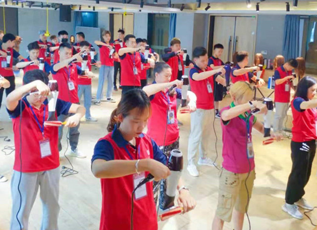 美發(fā)養(yǎng)發(fā)護理：如何使用吹風(fēng)筒吹頭發(fā)？