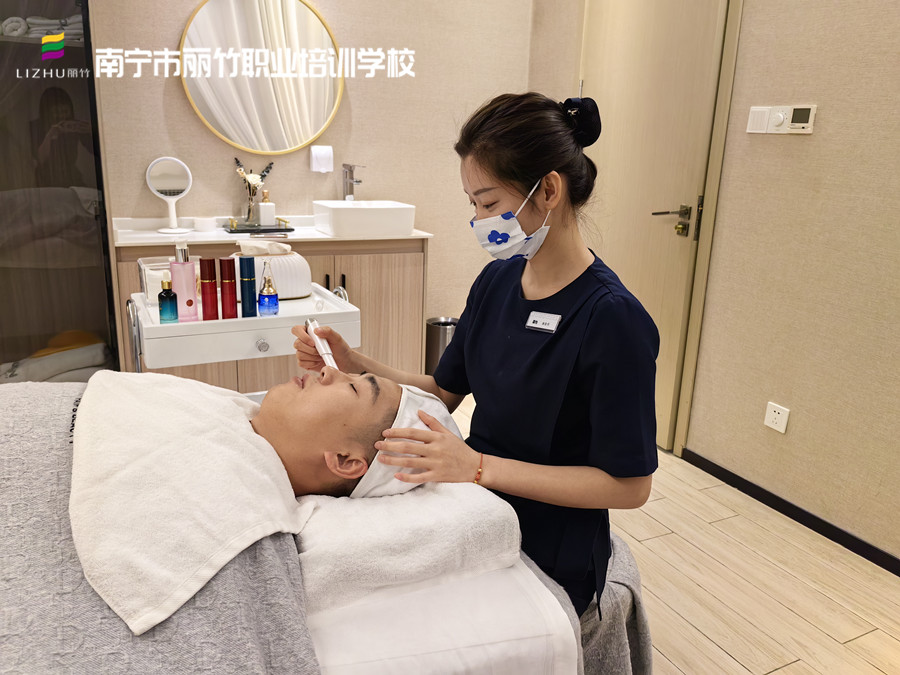 美容院命名的方法 | 廣西美容就業(yè)創(chuàng)業(yè)職業(yè)指導