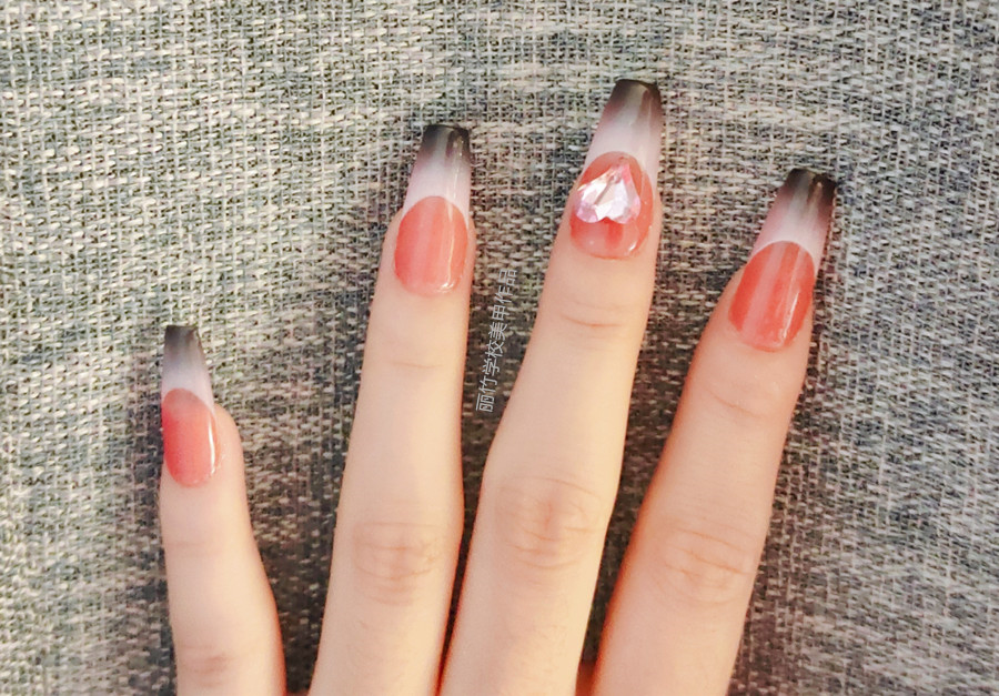 法式美甲，零基礎(chǔ)學(xué)美甲培訓(xùn)學(xué)員作品