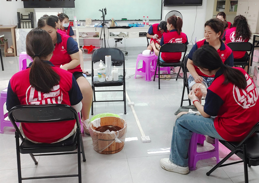 足部護(hù)理如何操作？南寧美甲學(xué)校排名課程