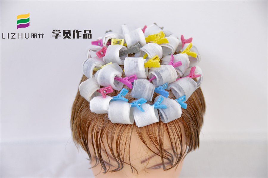 廣西燙發(fā)造型學(xué)校作品：錫紙燙、定位燙，包租婆卷筒造型