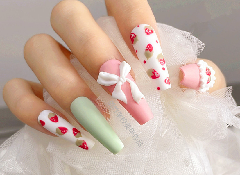 草莓美甲，零基礎(chǔ)美甲教學(xué)作品