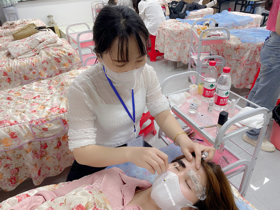 南寧學(xué)紋眉：紋眉結(jié)痂速度慢怎么辦？