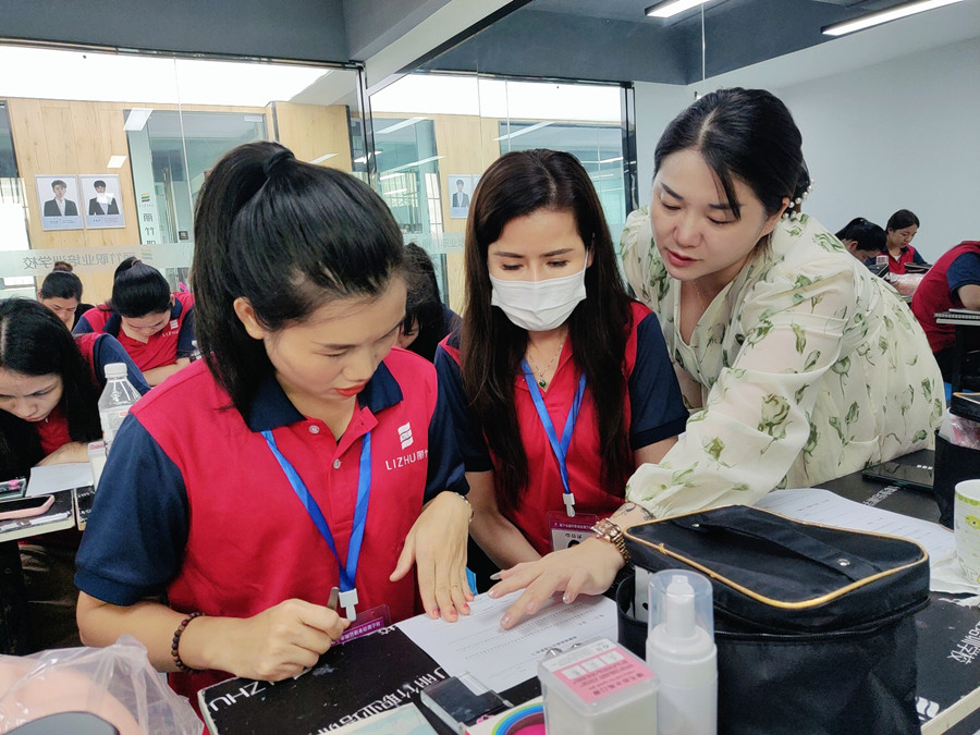 紙上練習(xí)睫毛，廣西美睫培訓(xùn)基礎(chǔ)練習(xí)