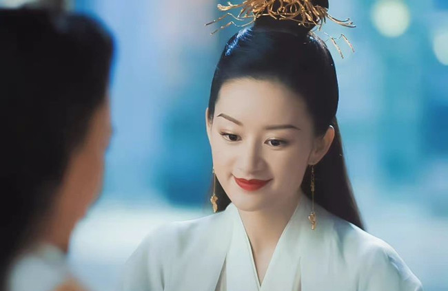 瘋批美人惡女妝教程，南寧美妝學(xué)校排名整理分享