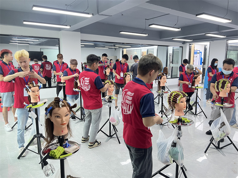 學美發(fā)？南寧美發(fā)學校排名推薦你到麗竹學校