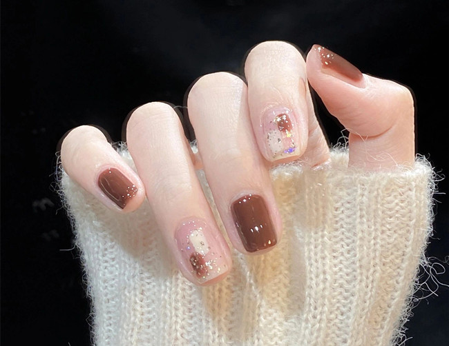 極簡(jiǎn)風(fēng)美甲，廣西美甲培訓(xùn)中心推薦