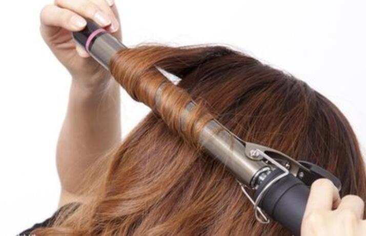 卷發(fā)器的選擇標(biāo)準(zhǔn)，南寧美發(fā)學(xué)習(xí)