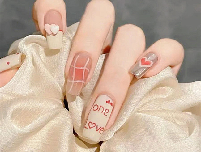 糖果色法式美甲，南寧培訓(xùn)美甲師推薦