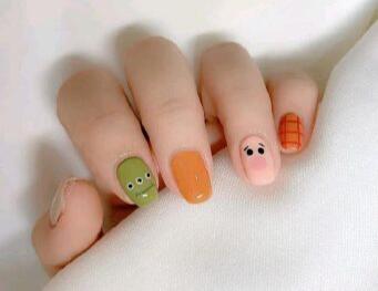 可愛(ài)繪畫(huà)美甲，南寧美甲培訓(xùn)中心美甲分享