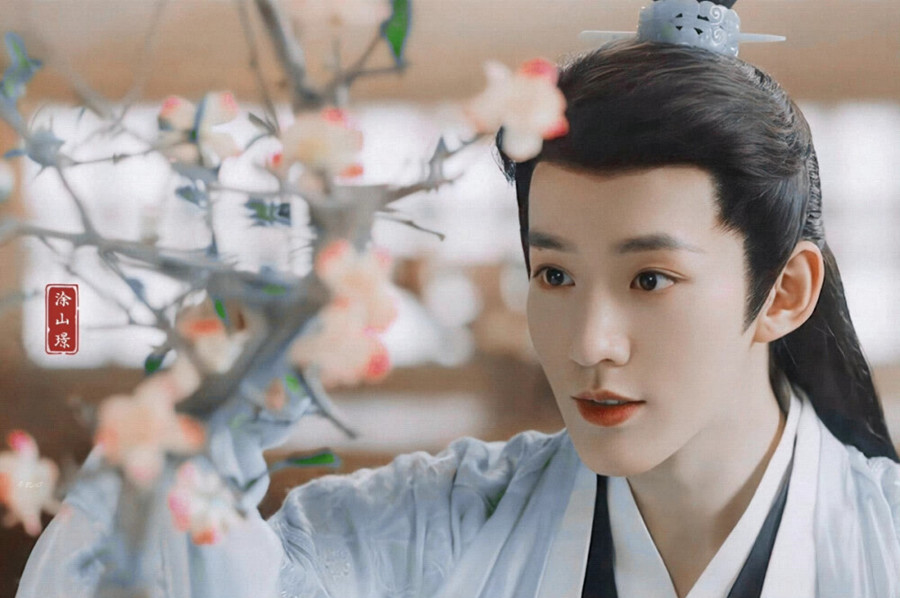 不貼假睫毛也好看的眼妝，廣西學(xué)化妝影視