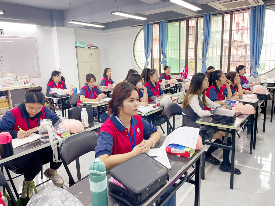 南寧美甲美睫學校10月課程正式開班