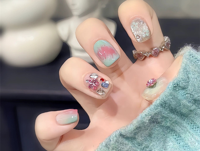 適合短圓甲的秋冬氛圍美甲，南寧美甲推薦