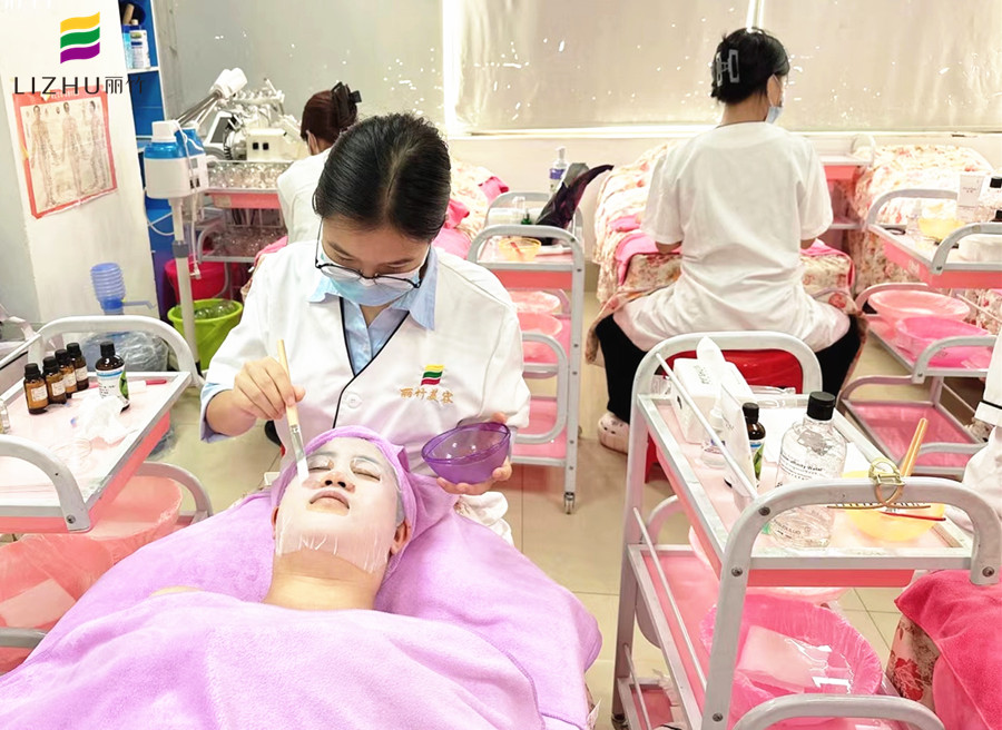 紋眉恢復(fù)期敷面膜的危害，南寧紋眉專業(yè)培訓(xùn)