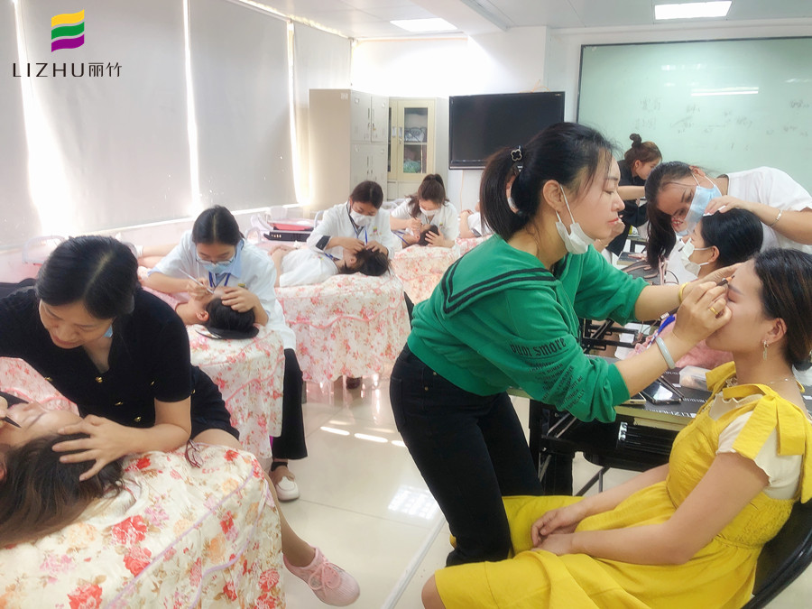 紋繡師做好漸變效果的技巧，廣西紋繡師職業(yè)學(xué)校分享